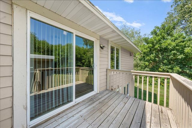 698 Baker ROAD, Hudson, WI 54016