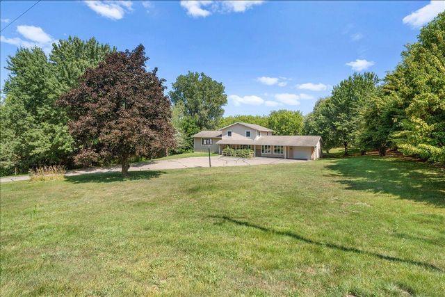 698 Baker ROAD, Hudson, WI 54016