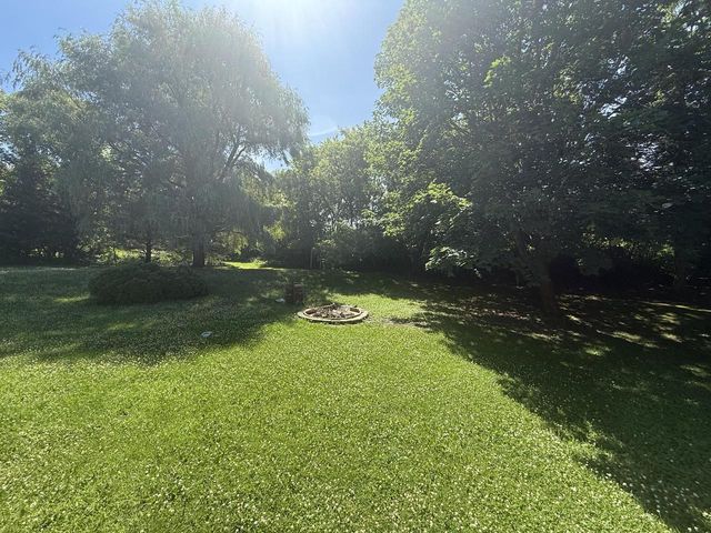 698 Baker ROAD, Hudson, WI 54016