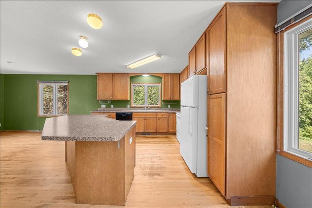 698 Baker ROAD, Hudson, WI 54016