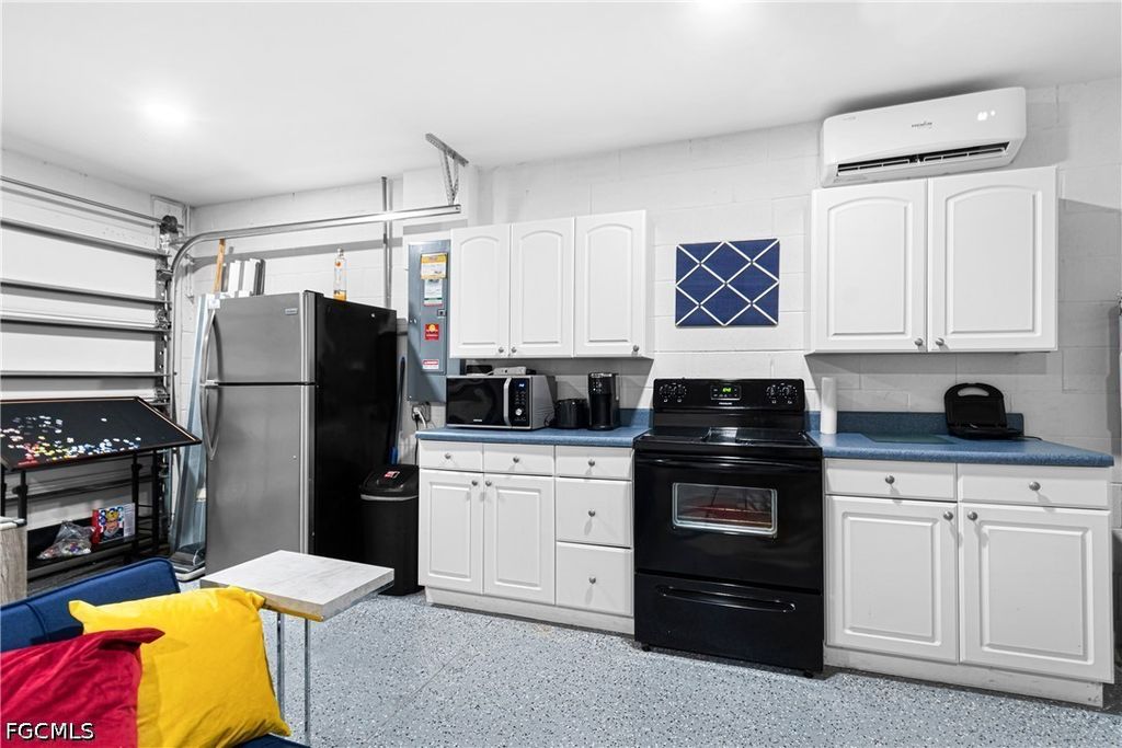 Image 30 of property listing at 1501 NE 33rd ST, Cape Coral, FL 33909
