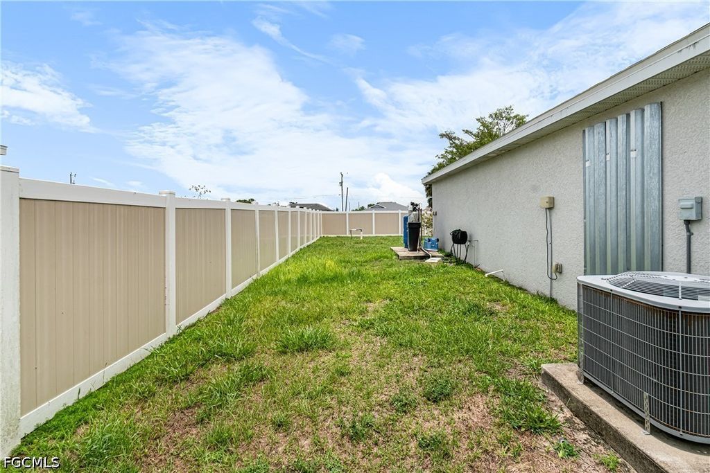Image 37 of property listing at 1501 NE 33rd ST, Cape Coral, FL 33909
