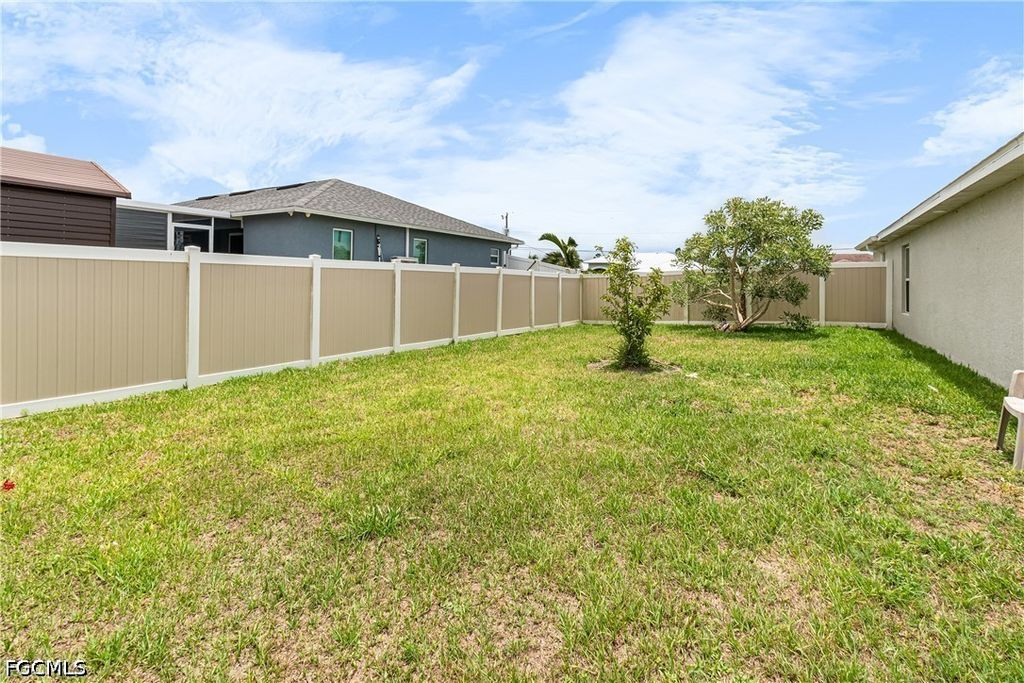 Image 38 of property listing at 1501 NE 33rd ST, Cape Coral, FL 33909