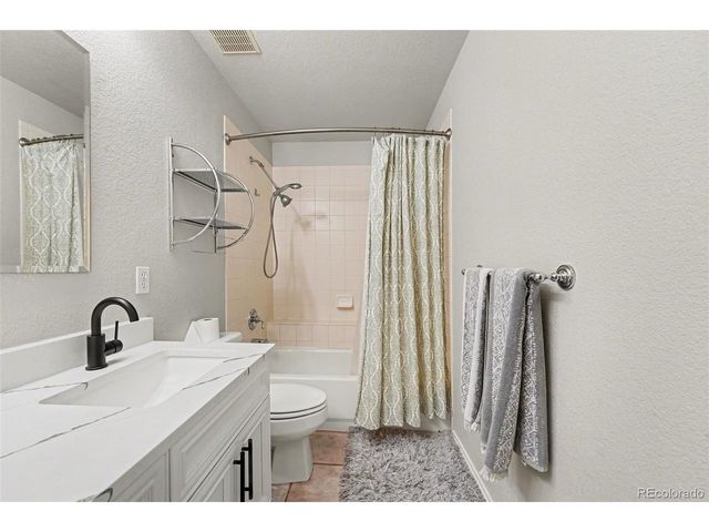 10635 Clarke Farms Dr, Parker, CO 80134