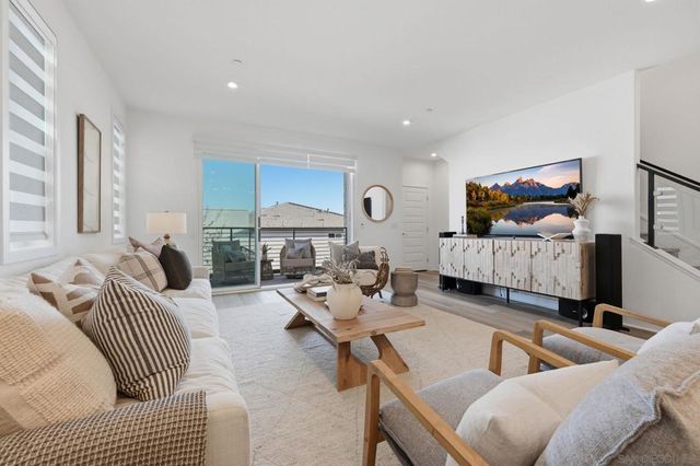 2860 Avella Circle, San Diego, CA 92108