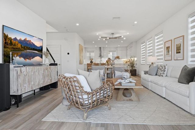 2860 Avella Circle, San Diego, CA 92108