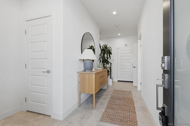 2860 Avella Circle, San Diego, CA 92108