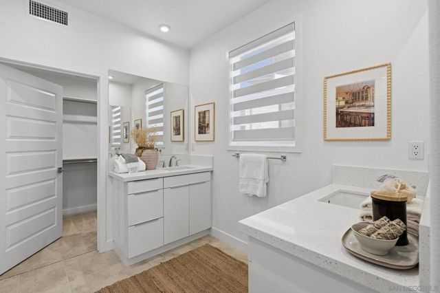 2860 Avella Circle, San Diego, CA 92108