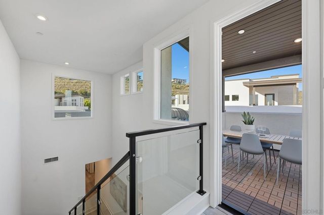 2860 Avella Circle, San Diego, CA 92108