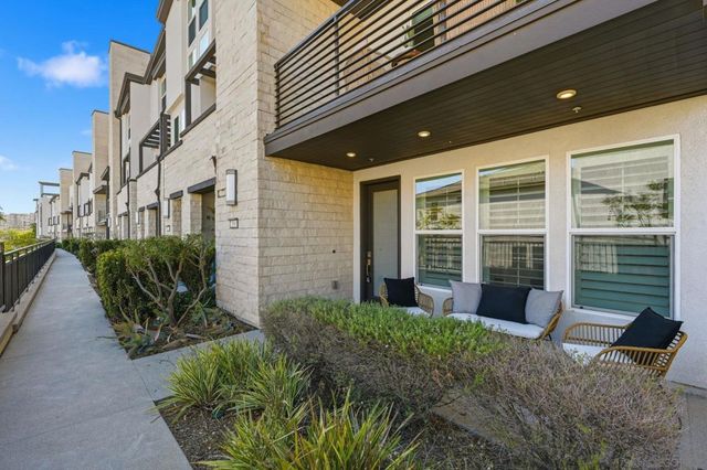 2860 Avella Circle, San Diego, CA 92108