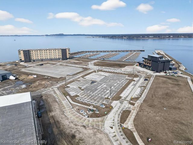 901 Adelaide Circle 602, Muskegon, MI 49441