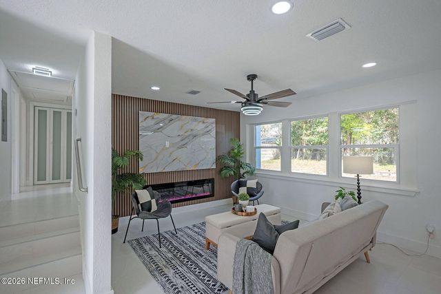 4013 ROGERO Road, Jacksonville, FL 32277