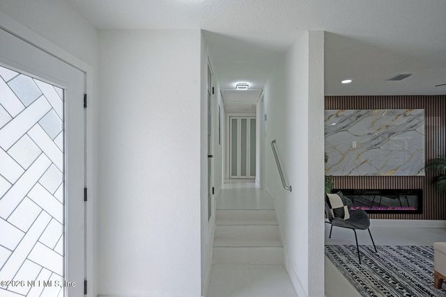 4013 ROGERO Road, Jacksonville, FL 32277