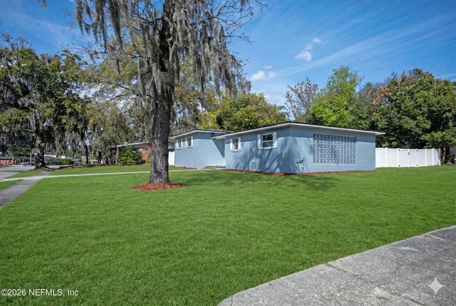 4013 ROGERO Road, Jacksonville, FL 32277