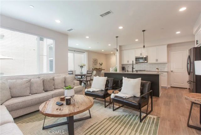 45049 Via Vela, Temecula, CA 92592