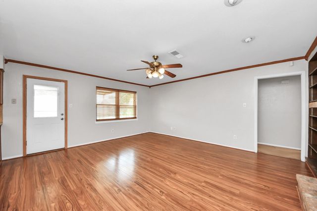 1110 E Brown Lane, Deer Park, TX 77536