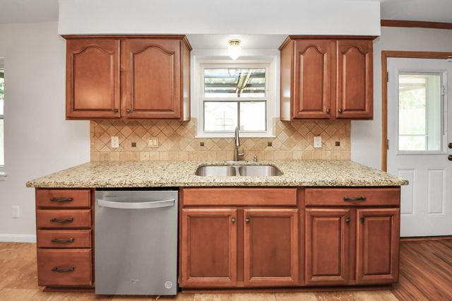 1110 E Brown Lane, Deer Park, TX 77536