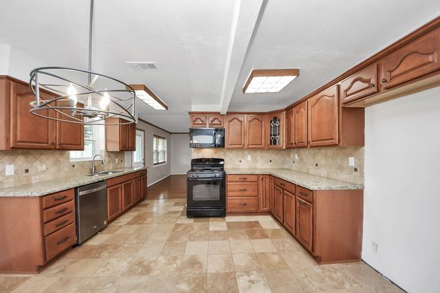 1110 E Brown Lane, Deer Park, TX 77536