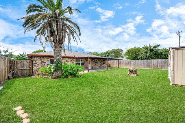 1110 E Brown Lane, Deer Park, TX 77536