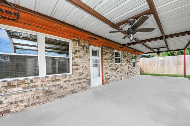 1110 E Brown Lane, Deer Park, TX 77536