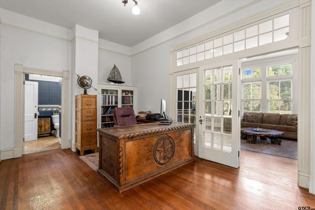 712 Lamar Avenue, Crockett, TX 75835