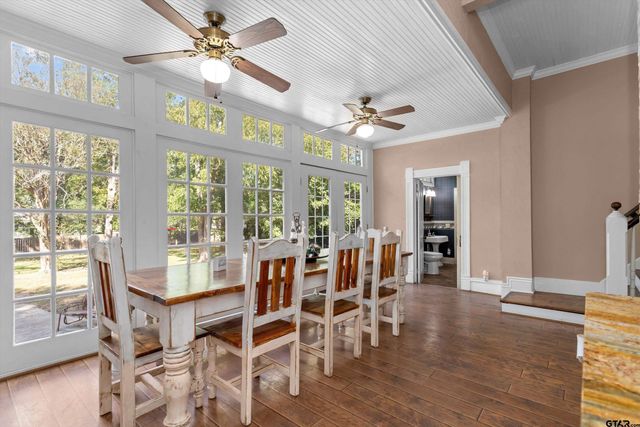 712 Lamar Avenue, Crockett, TX 75835