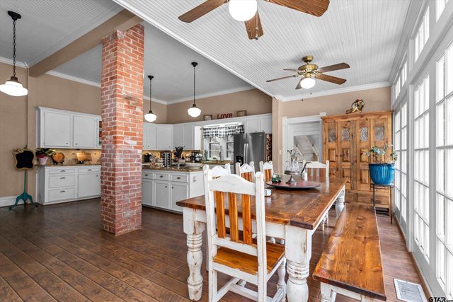 712 Lamar Avenue, Crockett, TX 75835