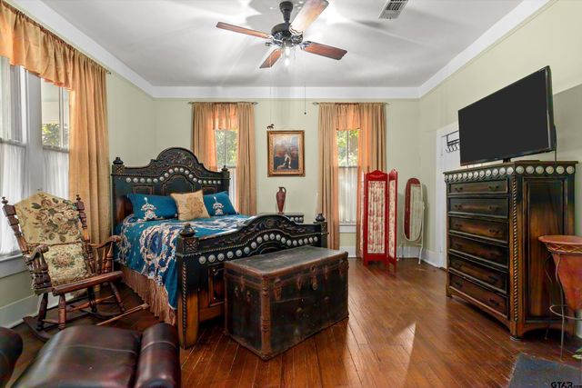 712 Lamar Avenue, Crockett, TX 75835