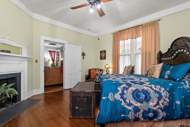 712 Lamar Avenue, Crockett, TX 75835