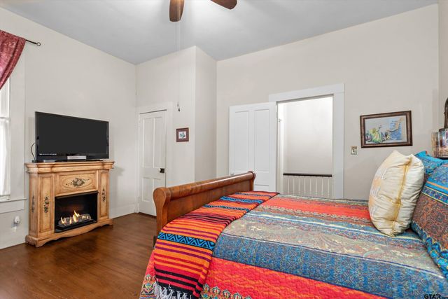 712 Lamar Avenue, Crockett, TX 75835