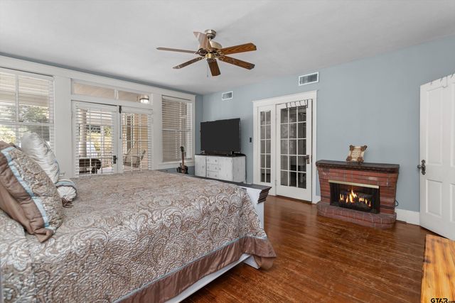 712 Lamar Avenue, Crockett, TX 75835