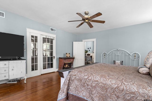 712 Lamar Avenue, Crockett, TX 75835