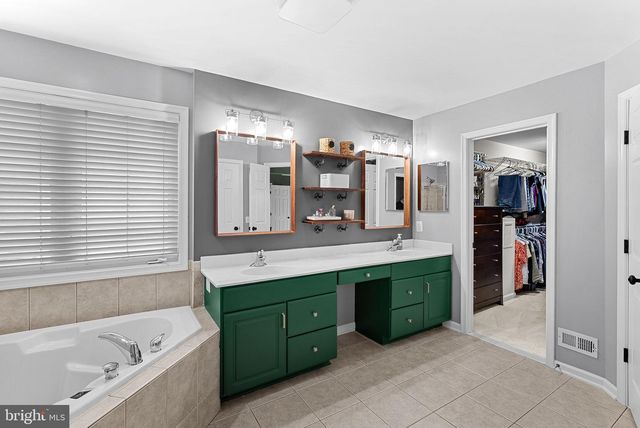 7721 MOVERN LN, Warrenton, VA 20187