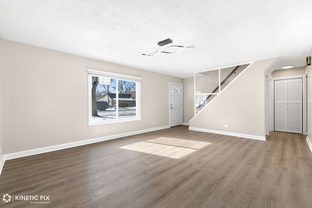 1412 W Broadview Avenue, Crete, IL 60417