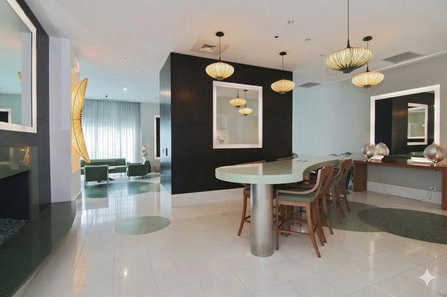 123 S Green Street 906B, Chicago, IL 60607