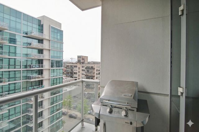 123 S Green Street 906B, Chicago, IL 60607