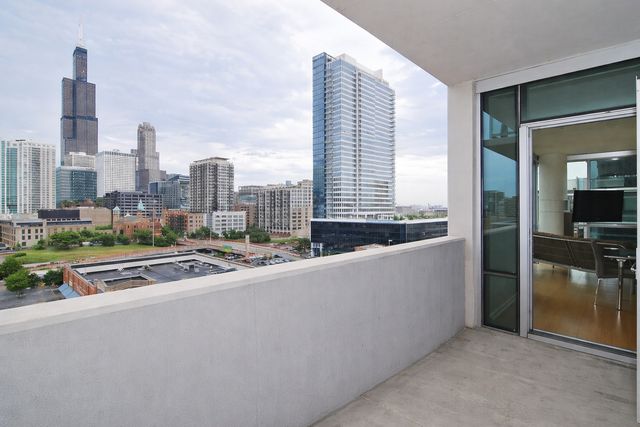 123 S Green Street 906B, Chicago, IL 60607