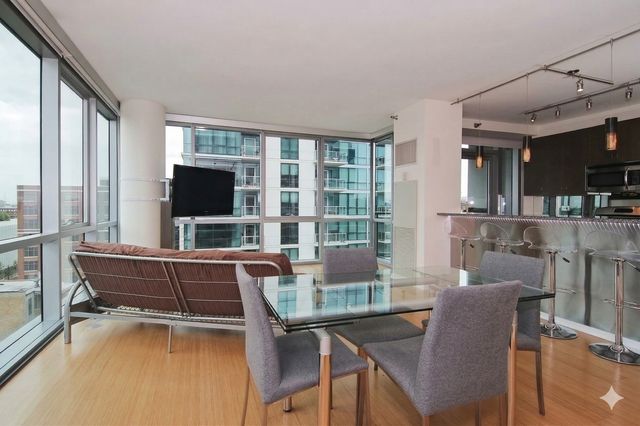 123 S Green Street 906B, Chicago, IL 60607