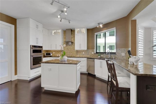 4400 Gulf Shore Blvd N Apt 203, Naples, FL 34103