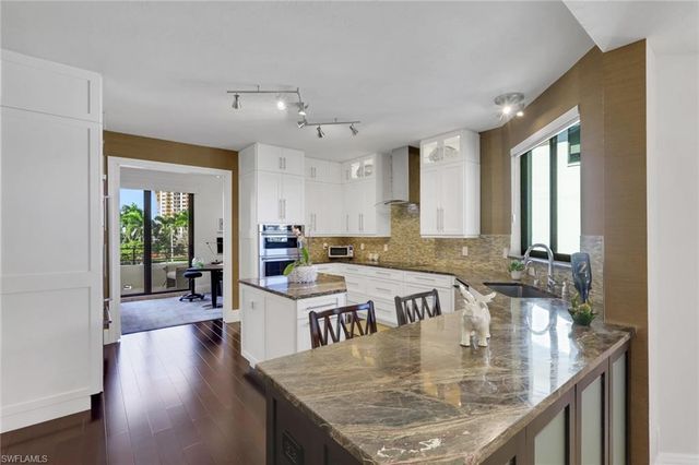 4400 Gulf Shore Blvd N Apt 203, Naples, FL 34103