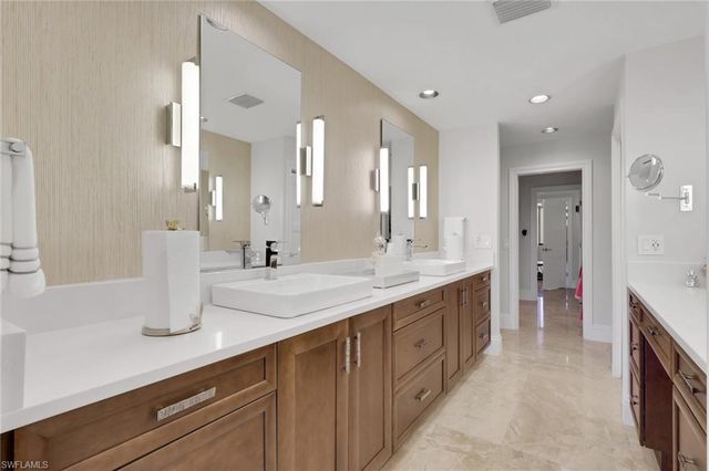 4400 Gulf Shore Blvd N Apt 203, Naples, FL 34103