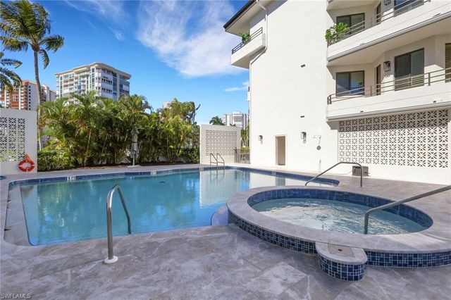 4400 Gulf Shore Blvd N Apt 203, Naples, FL 34103