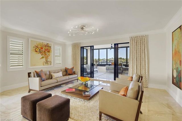 4400 Gulf Shore Blvd N Apt 203, Naples, FL 34103