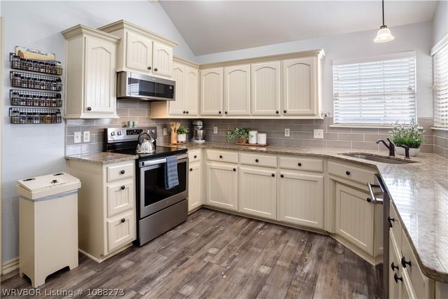 1207 Bur Place, Alma, AR 72921