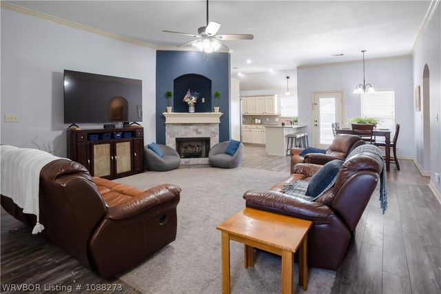 1207 Bur Place, Alma, AR 72921
