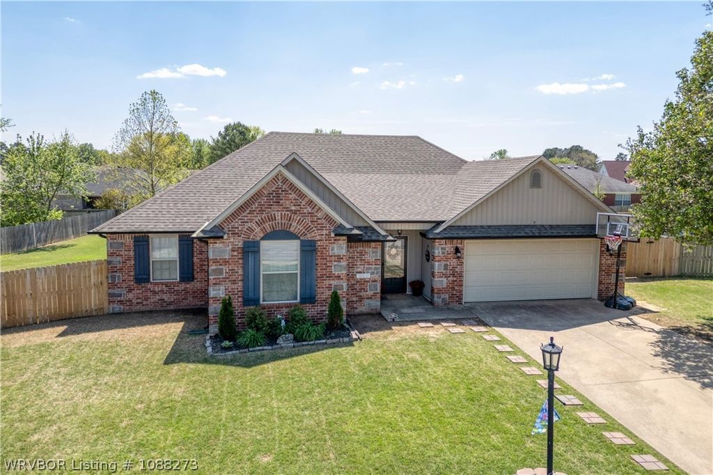 1207 Bur Place, Alma, AR 72921
