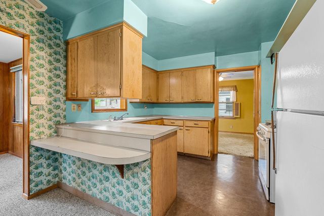 516 E School Street, Owatonna, MN 55060