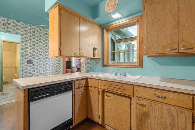 516 E School Street, Owatonna, MN 55060