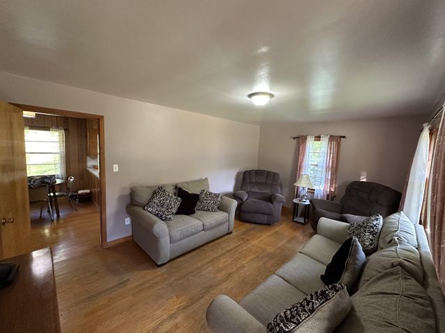 202 Maggart Rd, Elmwood, TN 38560
