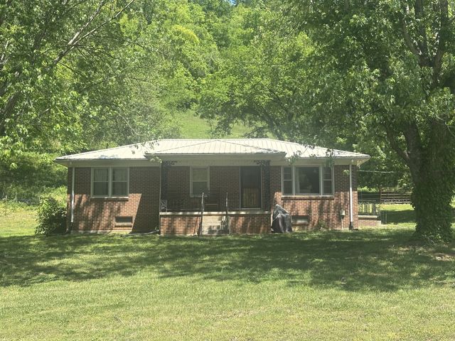 202 Maggart Rd, Elmwood, TN 38560